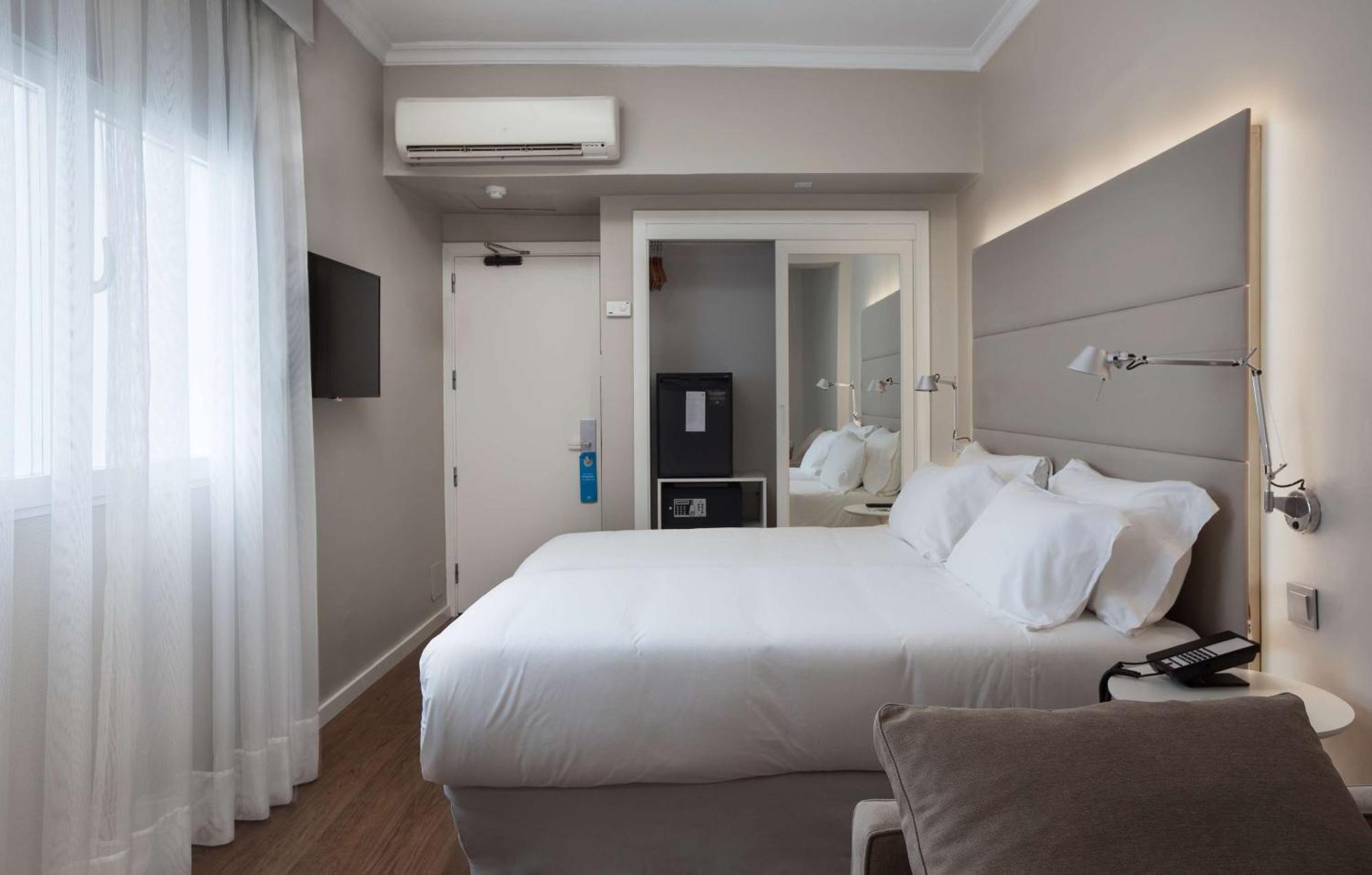 Nh Las Palmas Playa Las Canteras Екстериор снимка